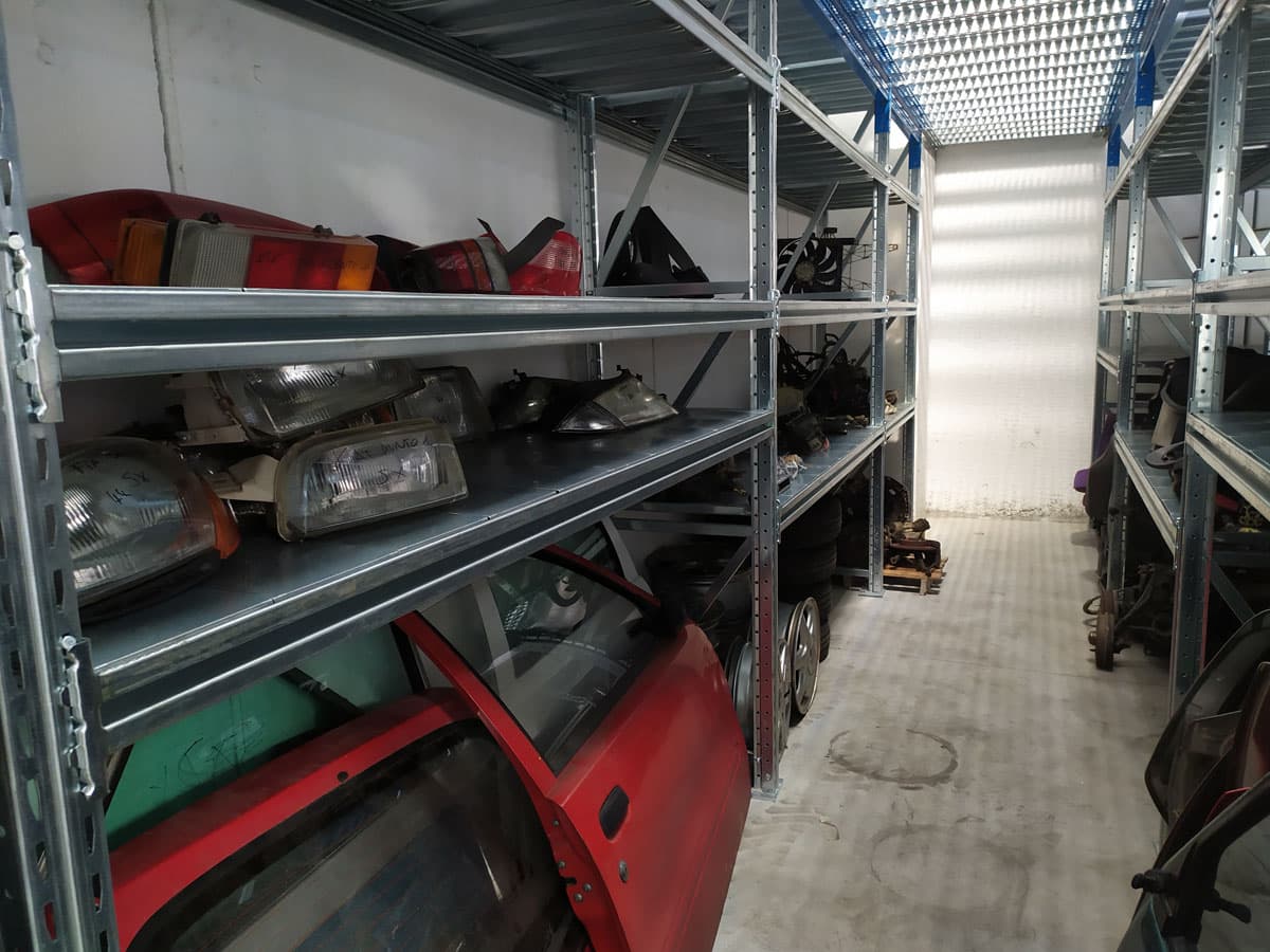 Impianto di autodemolizione e magazzino ricambi D&D a Davoli